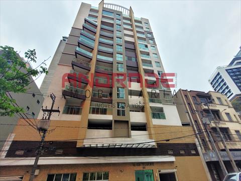 Apartamento para locacao no Centro em Curitiba com 82m² por R$ 2.800,00