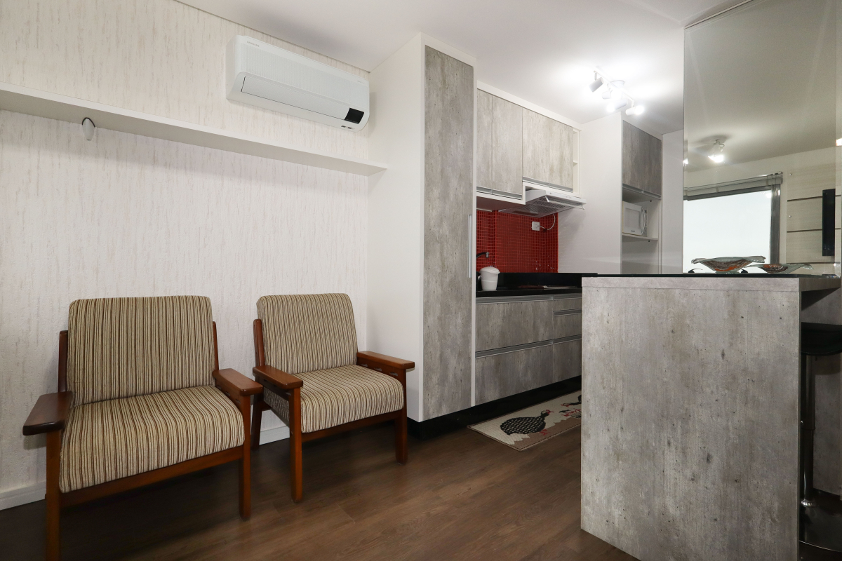 Apartamento para locacao no Centro em Curitiba com 45,39m² por R$ 3.300,00