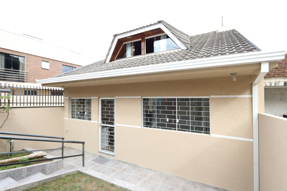 Casa Residencial para locacao no Cachoeira em Curitiba com 143,00m² por R$ 2.600,00