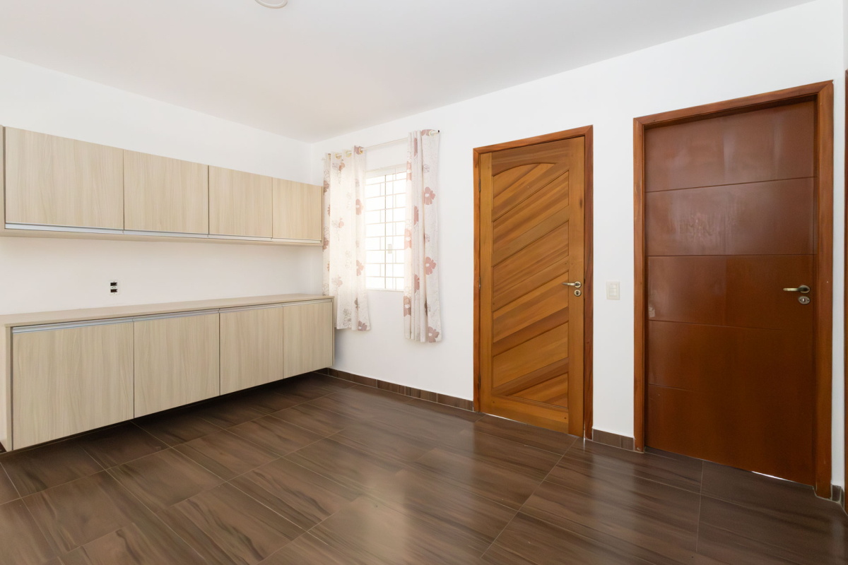 Casa Residencial para locacao no Cachoeira em Curitiba com 143,00m² por R$ 2.600,00