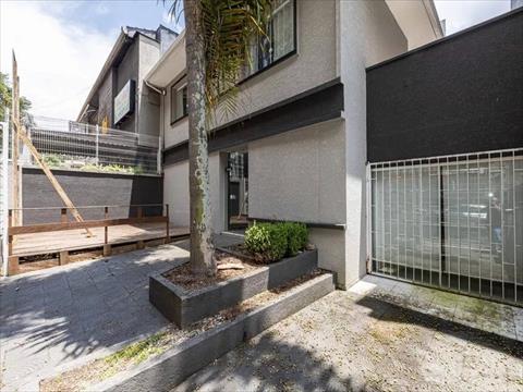 Casa Comercial para locacao no Mercês em Curitiba com 213m² por R$ 8.000,00