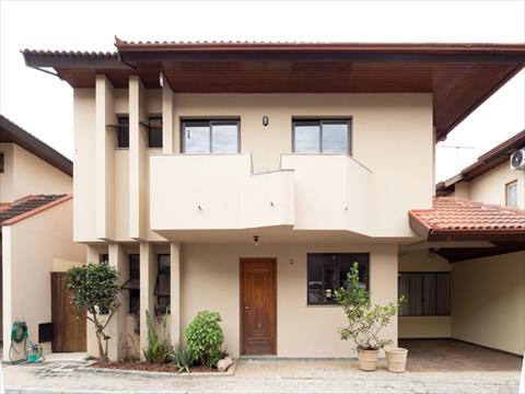 Sobrado para venda no Santa Felicidade em Curitiba com 160m² por R$ 995.000,00