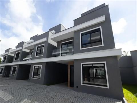 Sobrado para locacao no Santa Felicidade em Curitiba com 136m² por R$ 6.800,00