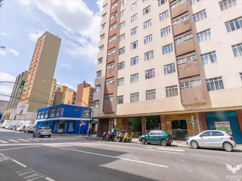 Studio para locacao no Centro em Curitiba com 18m² por R$ 900,00