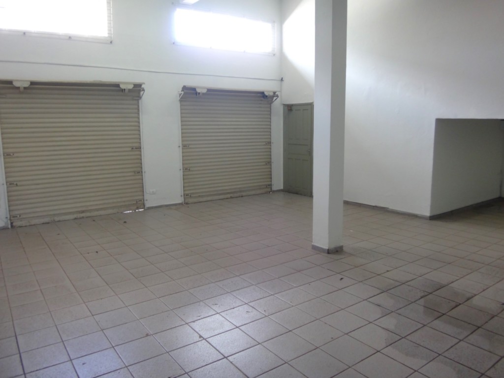 Loja para locacao no Rebouças em Curitiba com 80,00m² por R$ 2.100,00