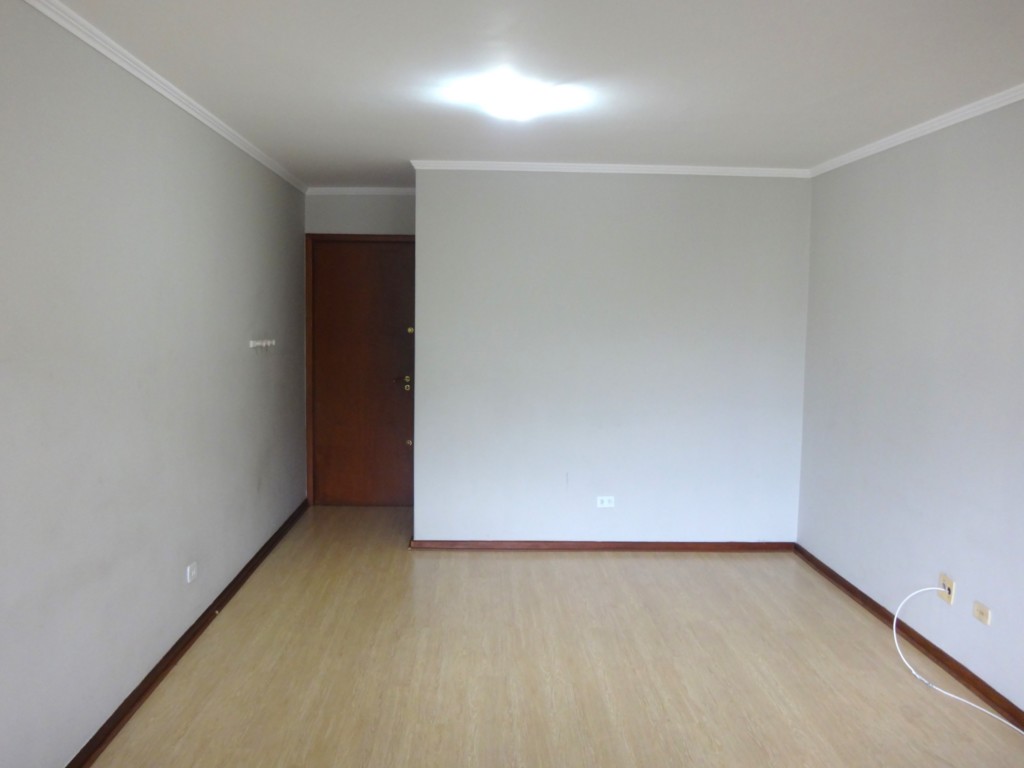 Apartamento para locacao no Agua Verde em Curitiba com 120,00m² por R$ 2.600,00