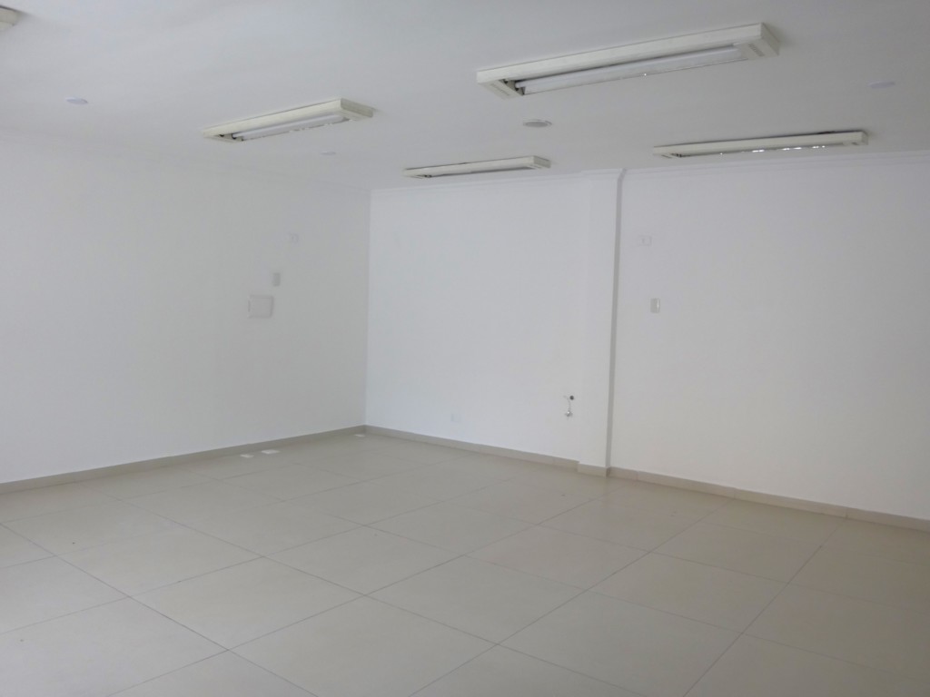 Loja para locacao no Rebouças em Curitiba com 59,00m² por R$ 2.000,00