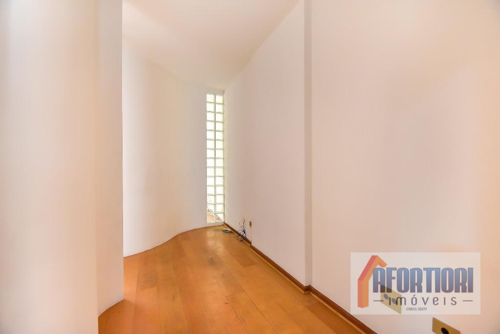 Imovel Comercial para locacao no Centro em Curitiba com 52,00m² por R$ 890,00