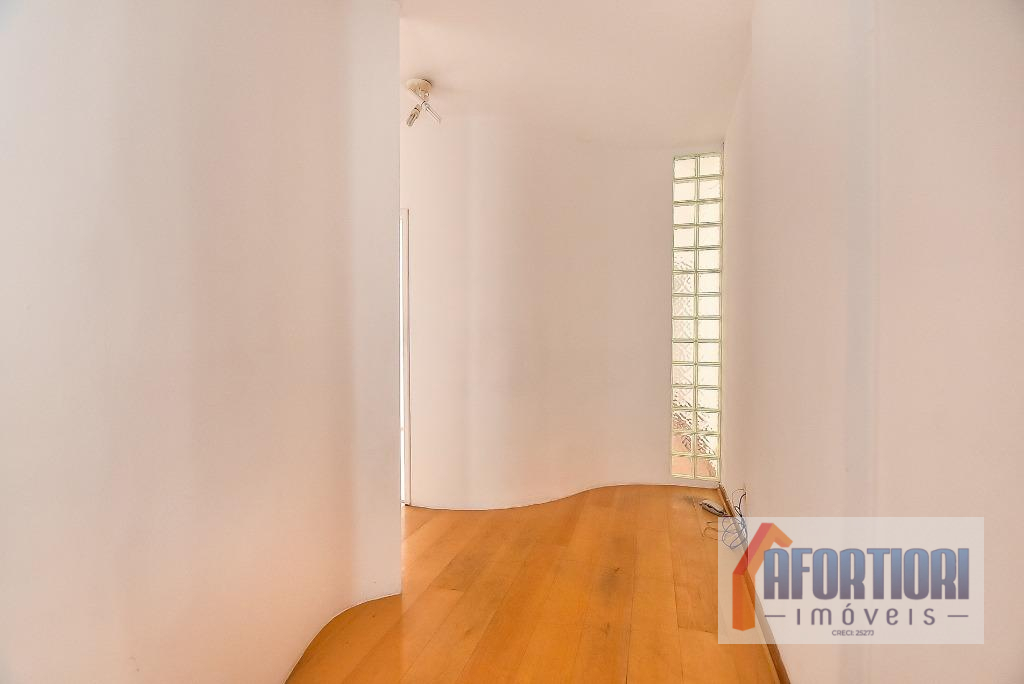Imovel Comercial para locacao no Centro em Curitiba com 52,00m² por R$ 890,00