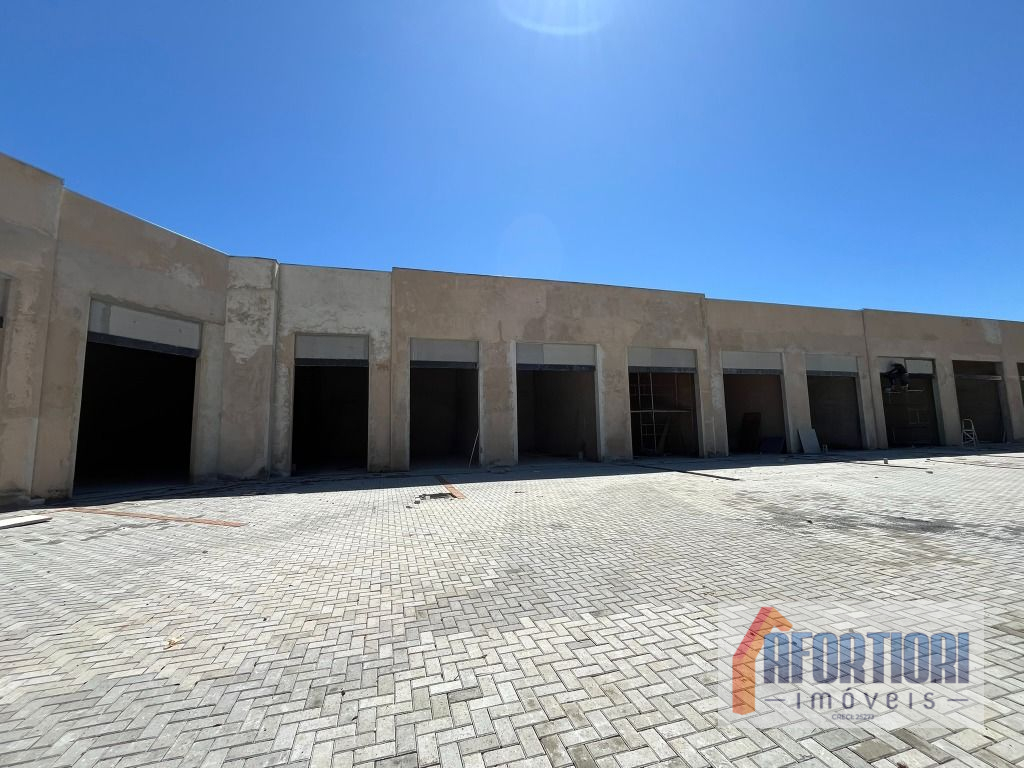 Loja para locacao no Xaxim em Curitiba com 53m² por R$ 3.200,00