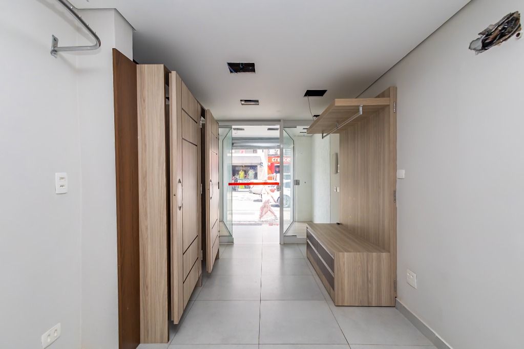 Loja para locacao no Centro em Curitiba com 26,00m² por R$ 1.900,00