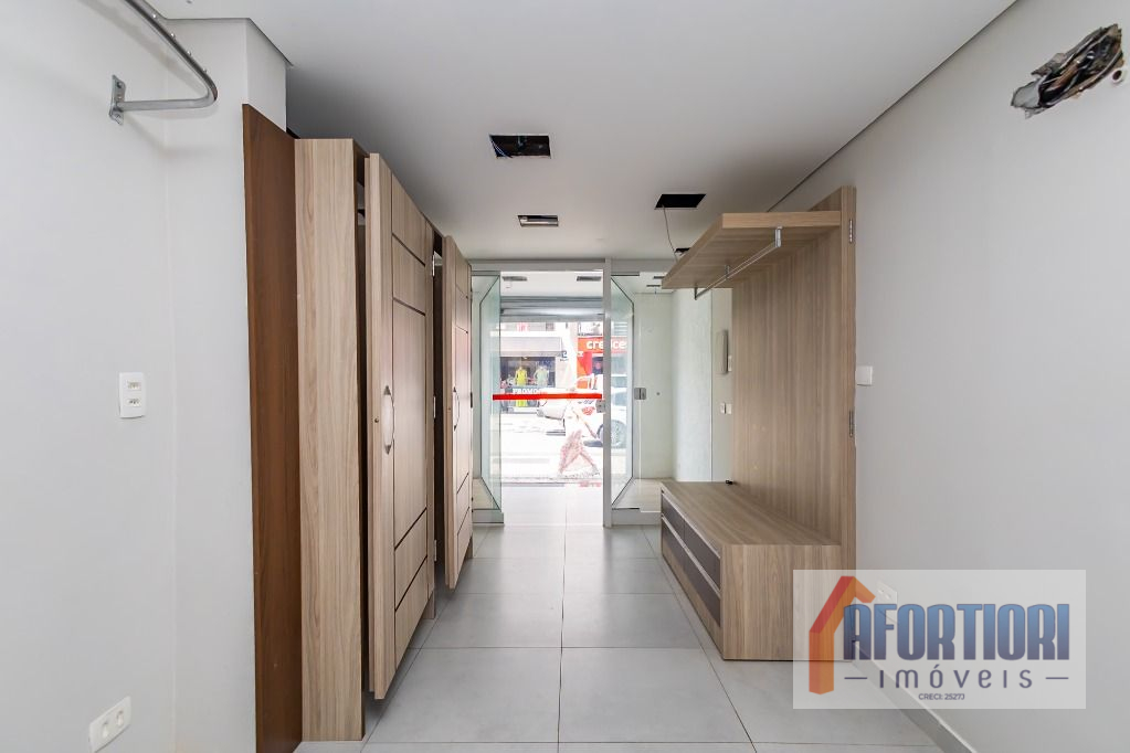 Loja para locacao no Centro em Curitiba com 26,00m² por R$ 1.900,00