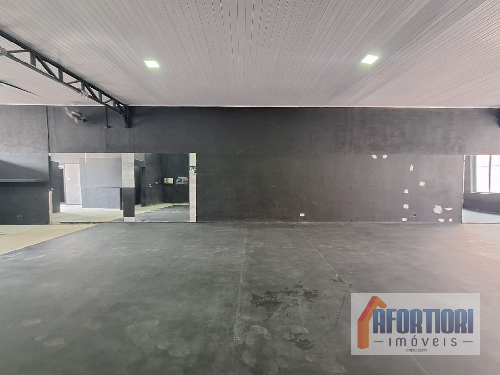 Loja para locacao no Centro em Curitiba com 136,00m² por R$ 1.700,00