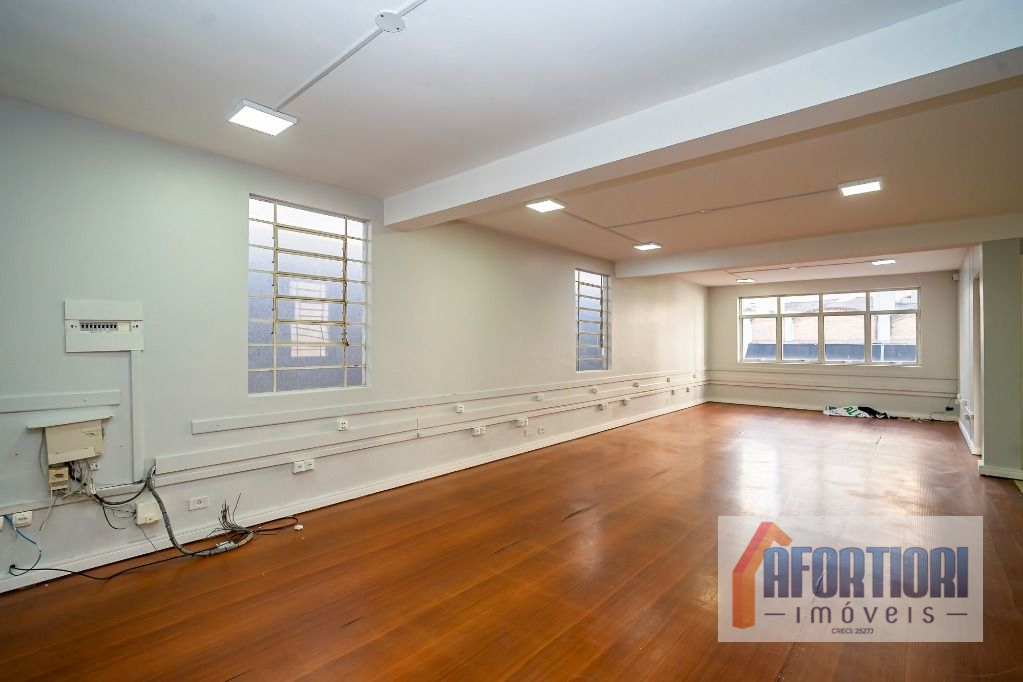 Imóveis Comerciais para locacao no Centro em Curitiba com 123m² por R$ 3.000,00