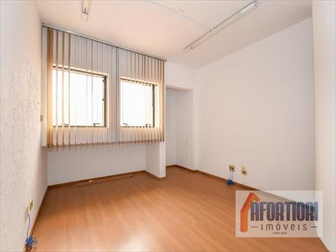 Imovel Comercial para locacao no Centro em Curitiba com 52,00m² por R$ 890,00