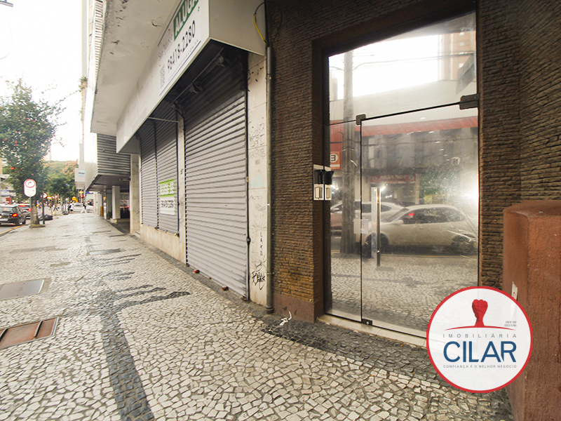 Apartamento para locacao no Centro em Curitiba com 90,50m² por R$ 2.200,00