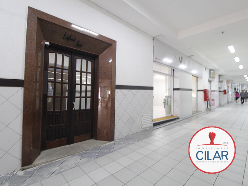Apartamento para locacao no Centro em Curitiba com 88,50m² por R$ 1.700,00