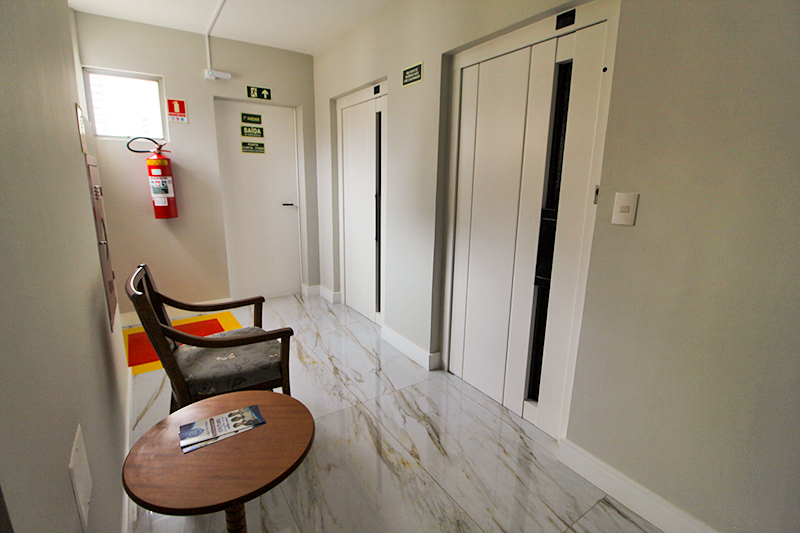 Imovel Comercial para locacao no Centro em Curitiba com 136,87m² por R$ 850,00