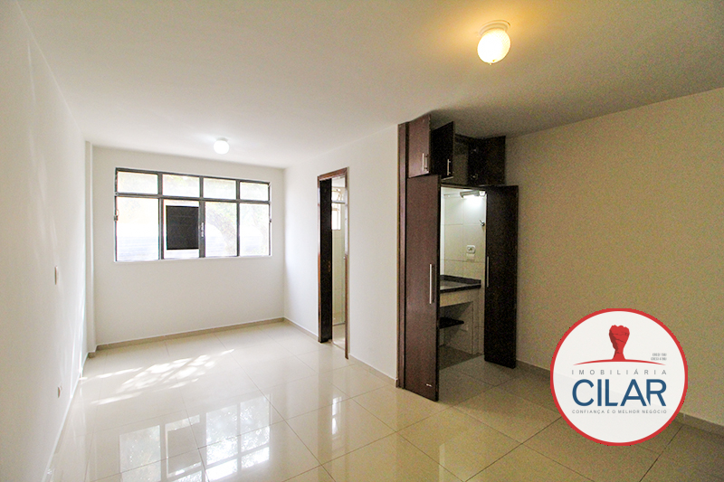 Kitinete para locacao no Centro em Curitiba com 35,00m² por R$ 1.000,00