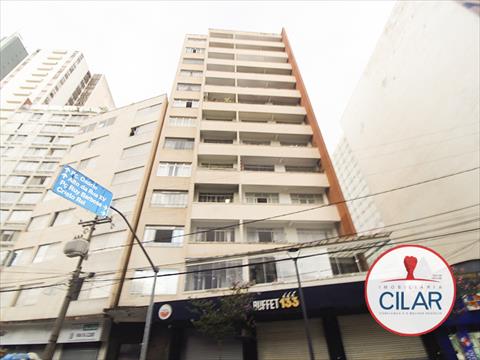 Apartamento para locacao no Centro em Curitiba com 90,50m² por R$ 2.200,00