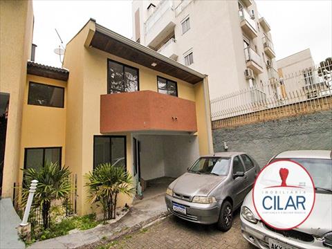 Sobrado para locacao no Mossunguê em Curitiba com 120m² por R$ 2.700,00