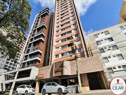 Apartamento para locacao no Centro em Curitiba com 72m² por R$ 1.450,00