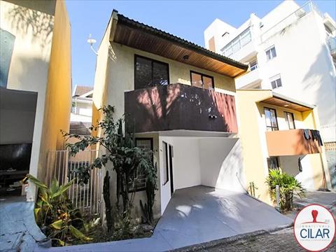Sobrado para locacao no Mossunguê em Curitiba com 102m² por R$ 3.000,00