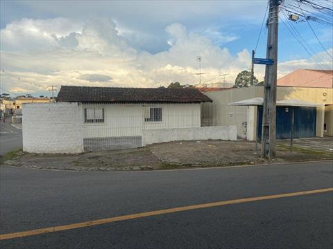 Casa Comercial para locacao no Orleans em Curitiba com 55m² por R$ 2.000,00