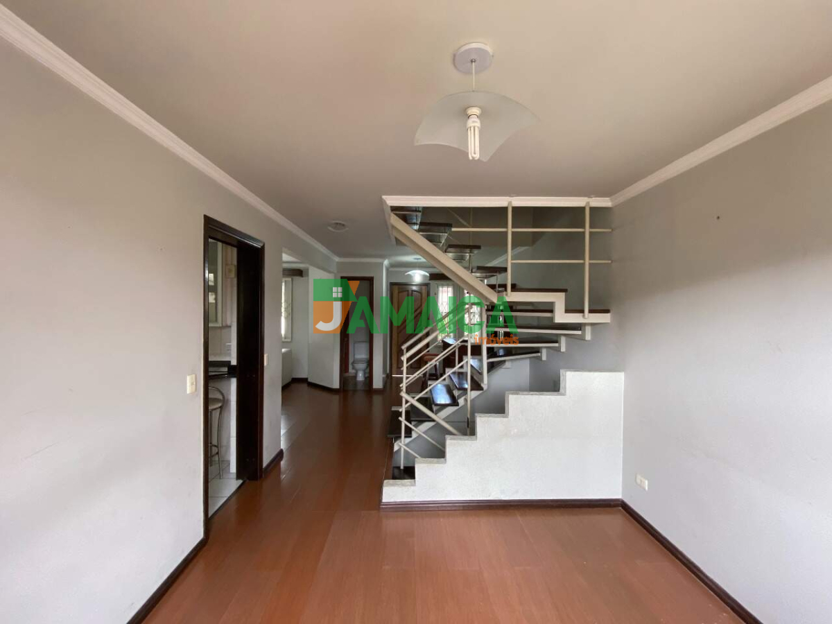 Sobrado para locacao no Uberaba em Curitiba com 155,00m² por R$ 3.800,00
