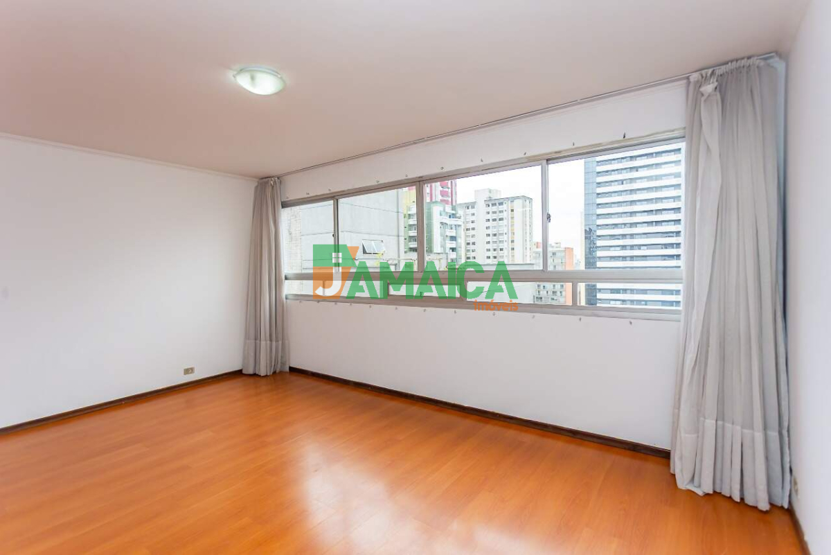 Apartamento para locacao no Centro em Curitiba com 195,00m² por R$ 3.700,00