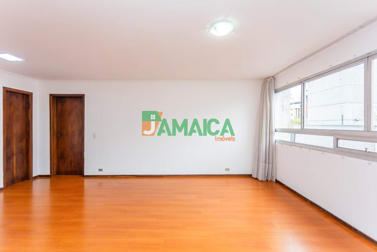 Apartamento para locacao no Centro em Curitiba com 195,00m² por R$ 3.700,00