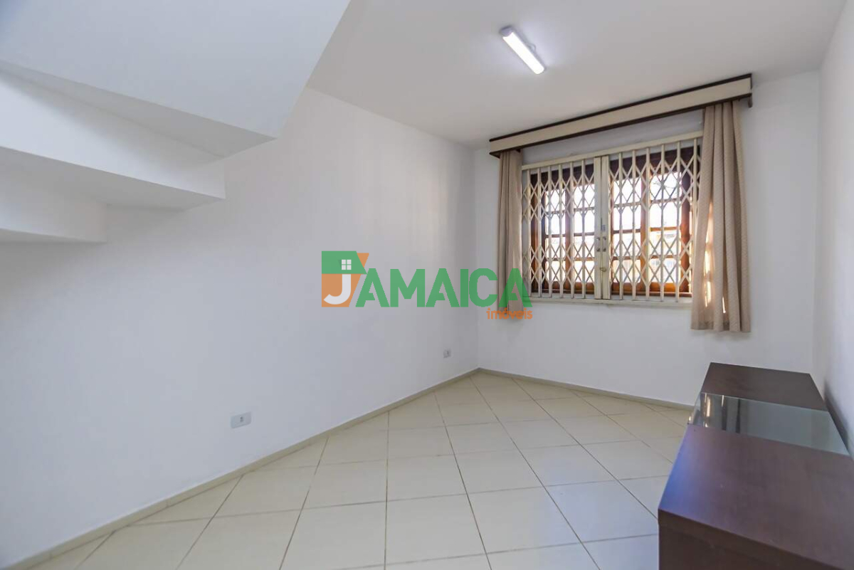 Sobrado para locacao no Jardim das Américas em Curitiba com 103,00m² por R$ 3.500,00