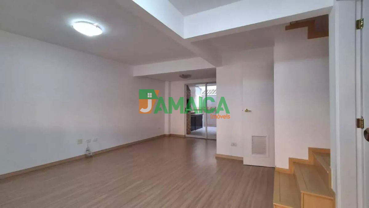 Sobrado para locacao no Guabirotuba em Curitiba com 95m² por R$ 3.950,00