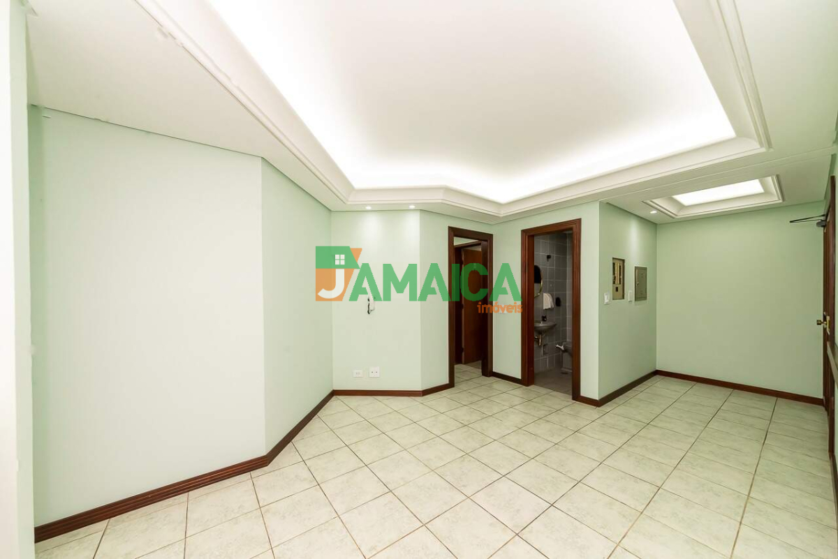 Imóveis Comerciais para locacao no Centro em Curitiba com 121m² por R$ 2.500,00