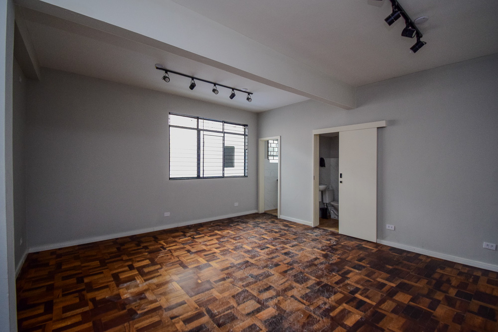 Imovel Comercial para locacao no Centro em Curitiba com 32,00m² por R$ 1.500,00