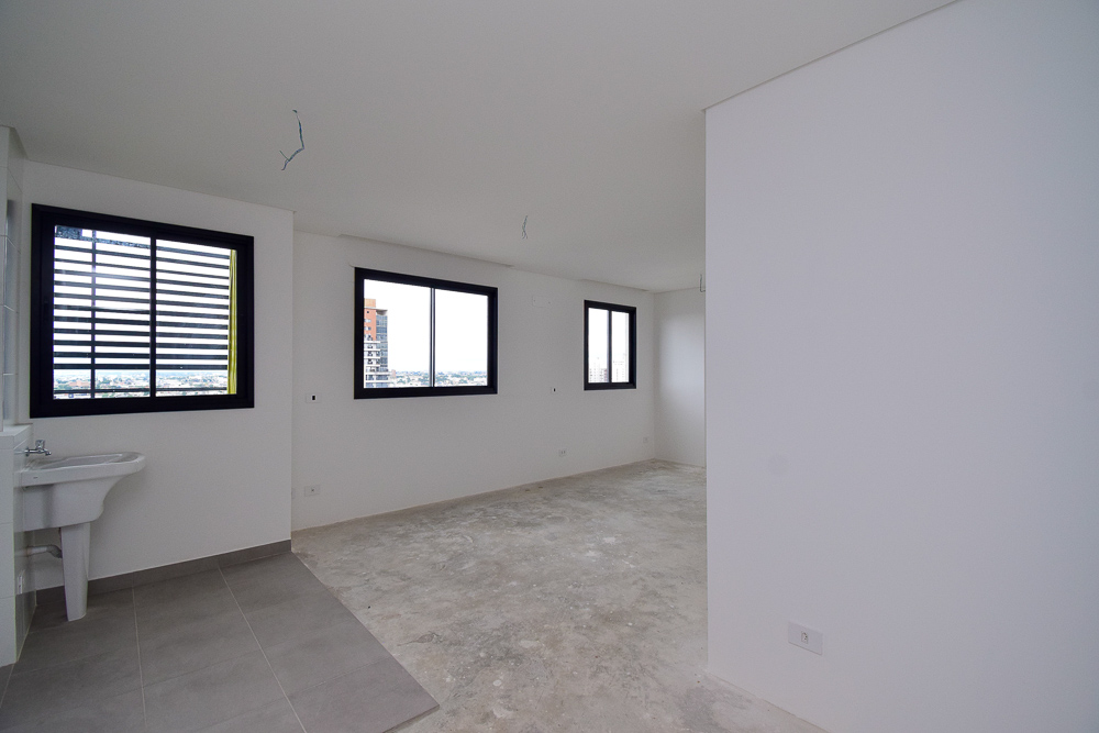 Studio para locacao no Centro em Curitiba com 83,18m² por R$ 1.600,00