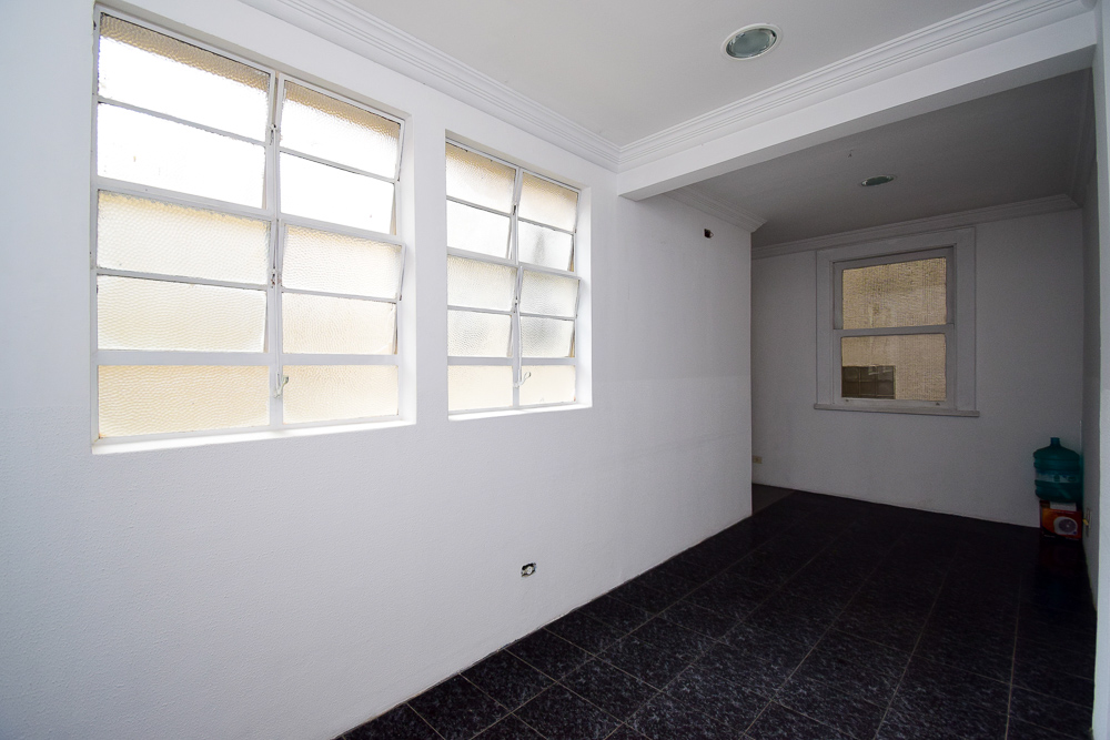 Imovel Comercial para locacao no Centro em Curitiba com 63,52m² por R$ 700,00
