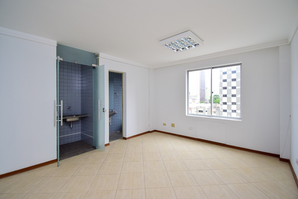 Imovel Comercial para venda no Centro em Curitiba com 36,36m² por R$ 99.000,00