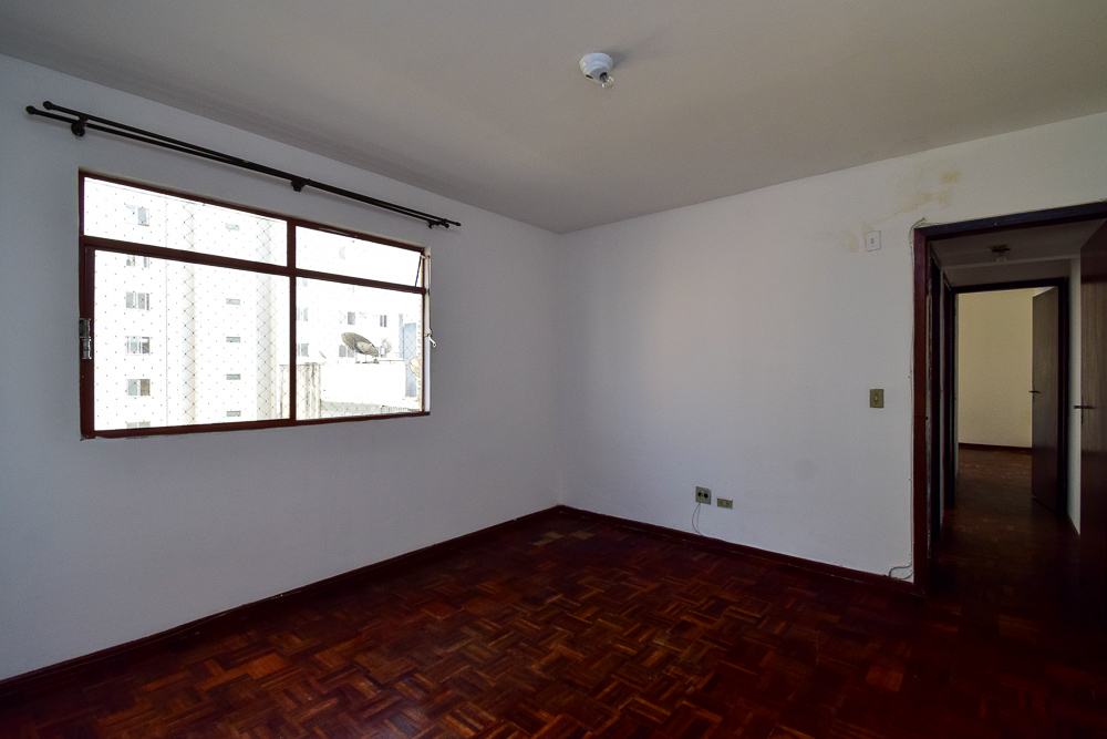 Apartamento para locacao no Centro em Curitiba com 90,00m² por R$ 1.480,00