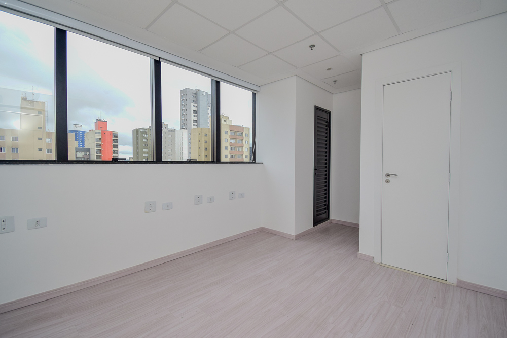 Imóveis Comerciais para locacao no Centro em Curitiba com 24,51m² por R$ 1.100,00