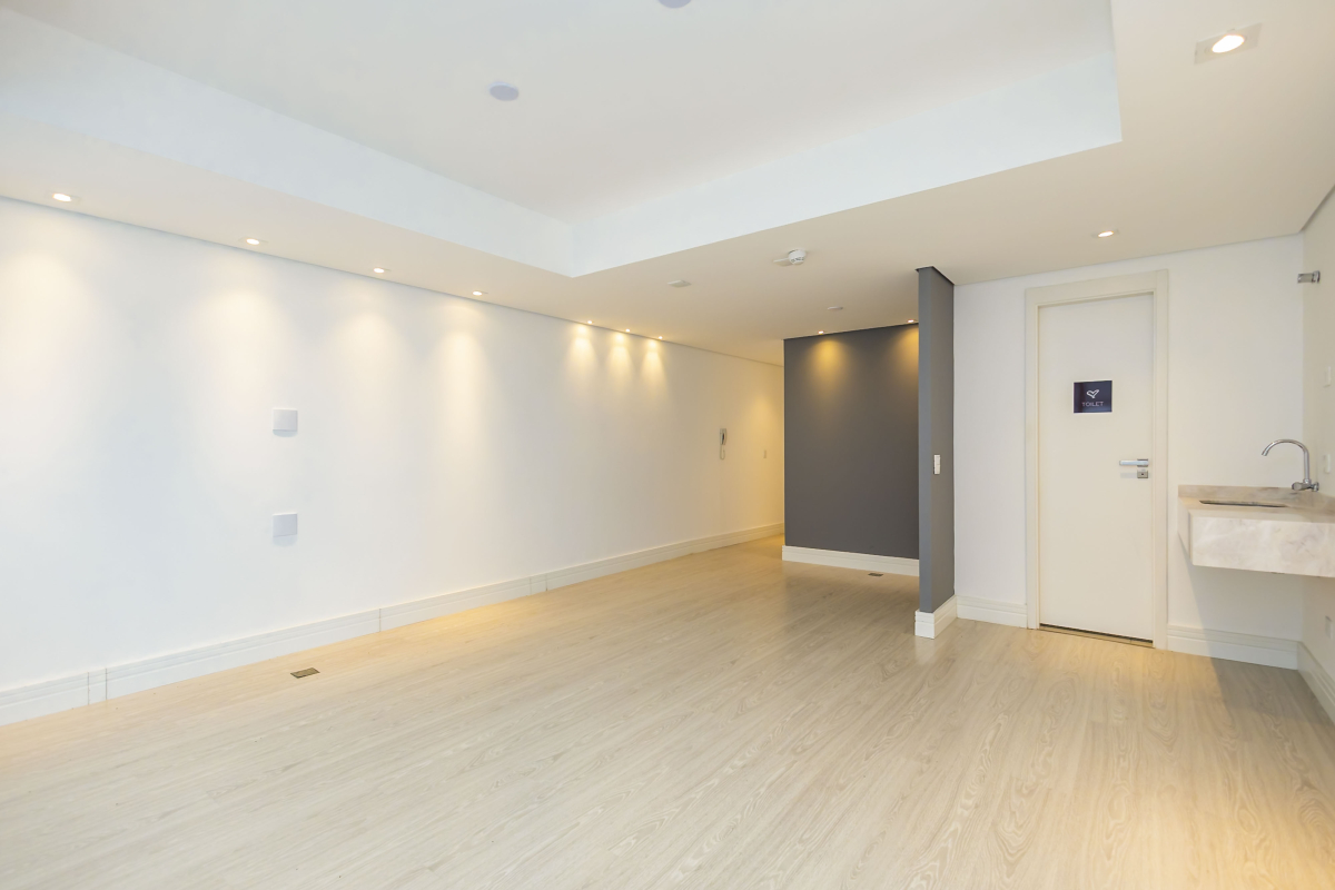 Imovel Comercial para locacao no Centro em Curitiba com 97,58m² por R$ 1.750,00