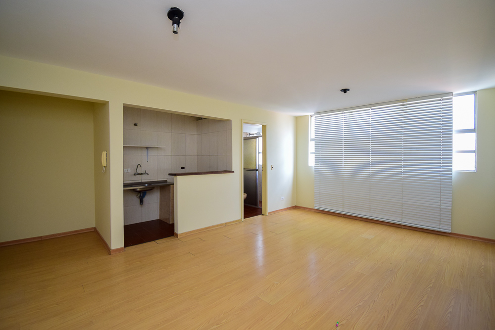 Apartamento para locacao no Centro em Curitiba com 41,20m² por R$ 1.250,00