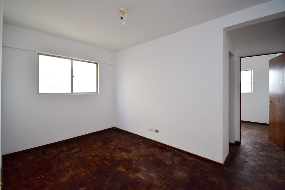 Apartamento para locacao no Centro em Curitiba com 45m² por R$ 1.400,00