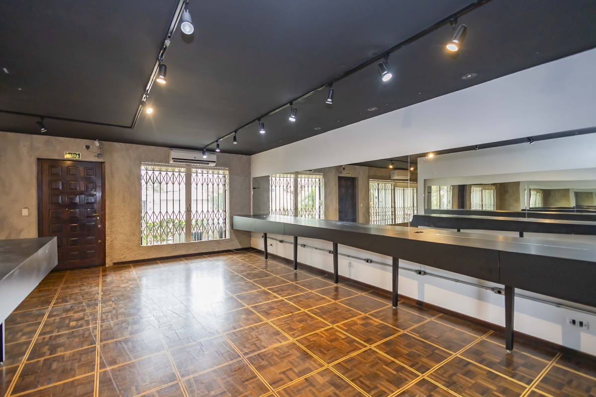 Casa Comercial para locacao no Bigorrilho em Curitiba com 320,00m² por R$ 13.000,00