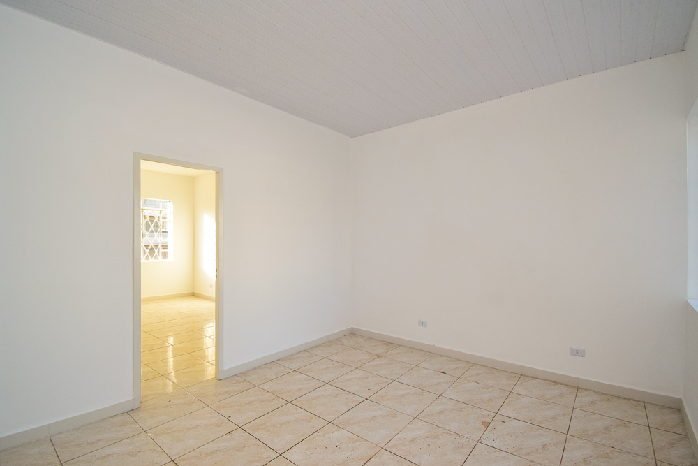 Apartamento para locacao no Centro em Curitiba com 116,00m² por R$ 2.090,00