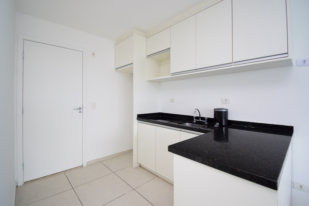 Apartamento para locacao no Centro Cívico em Curitiba com 90,96m² por R$ 4.500,00