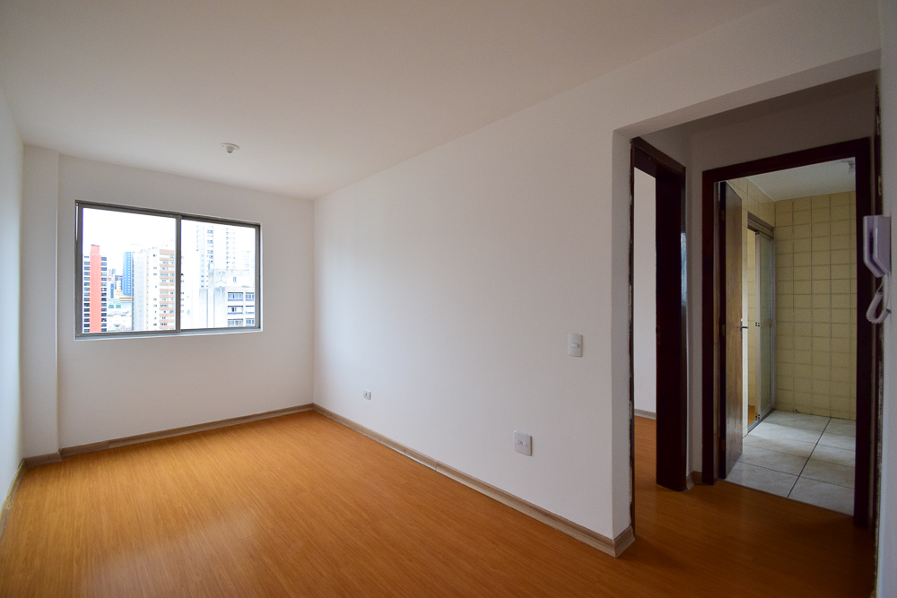 Apartamento para locacao no Centro em Curitiba com 46,90m² por R$ 1.250,00