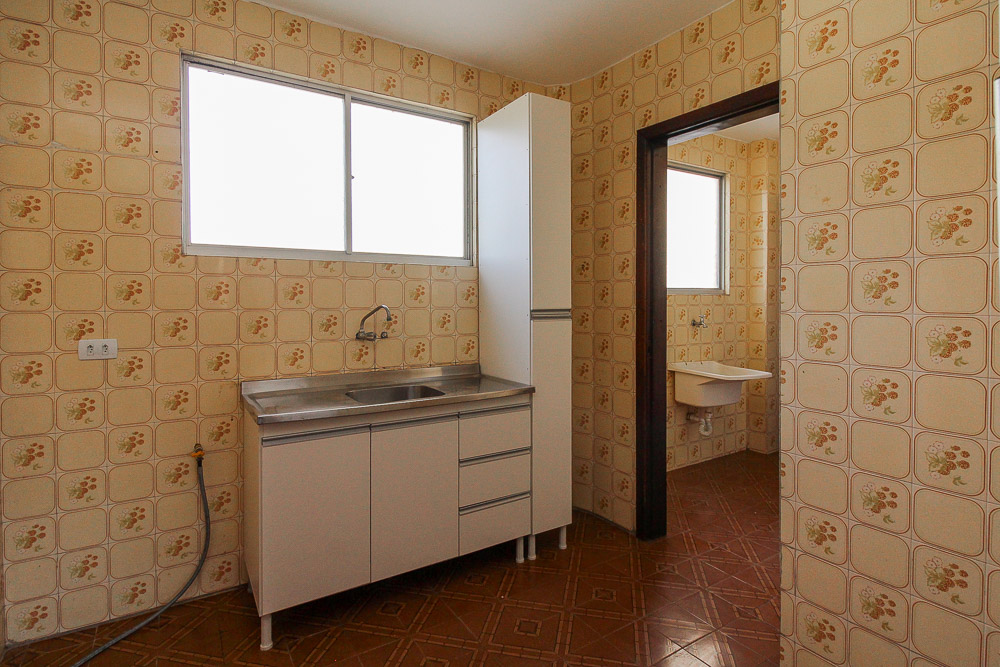Apartamento para locacao no Centro Cívico em Curitiba com 104,8m² por R$ 1.600,00