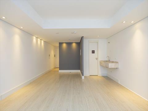 Imovel Comercial para locacao no Centro em Curitiba com 97,58m² por R$ 1.750,00