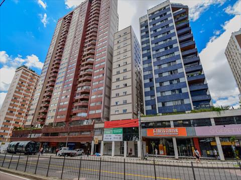 Apartamento para locacao no Centro em Curitiba com 45,00m² por R$ 1.380,00